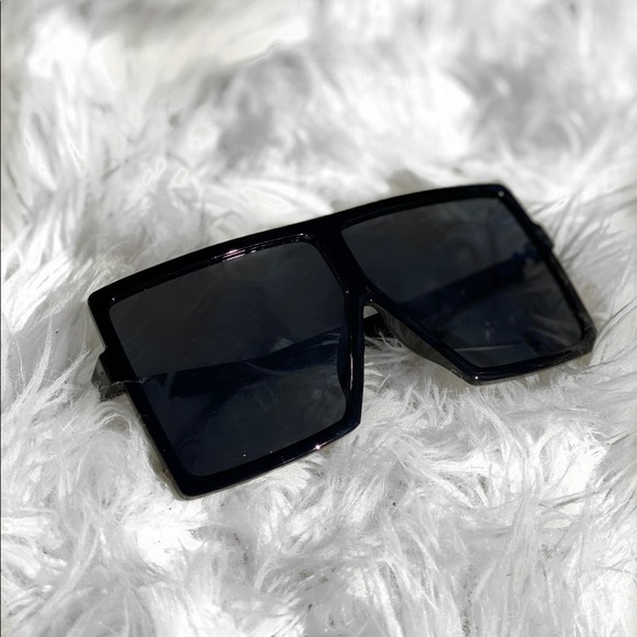 BO$$ BABE in Black - Picture 2 of 2